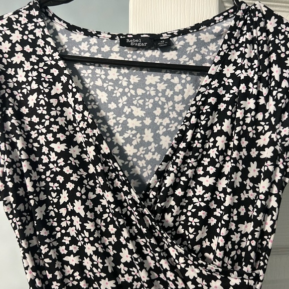 CROSS OVER BLACK AND WHITE DRESS - Picture 3 of 4